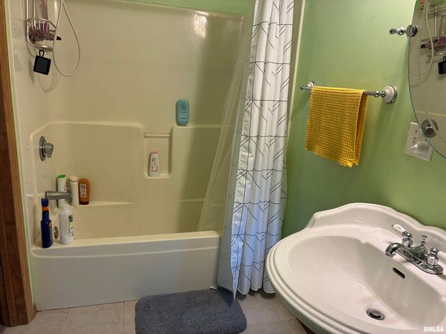 3128 N 18TH Street, Quincy, IL 62305