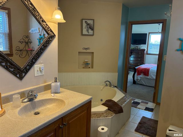 3128 N 18TH Street, Quincy, IL 62305