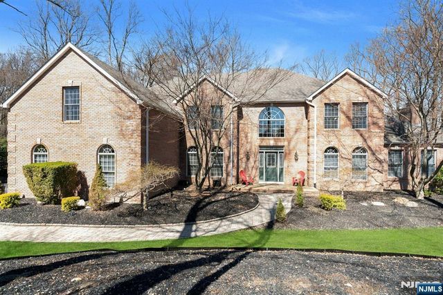 13 Greenfield Hill, Sparta, NJ 07871