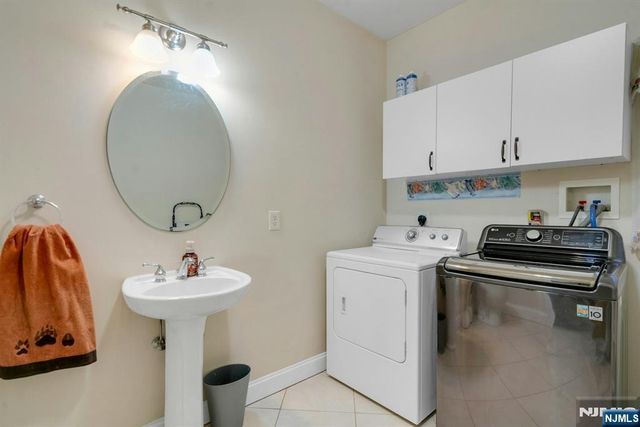13 Greenfield Hill, Sparta, NJ 07871