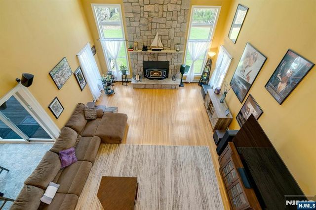13 Greenfield Hill, Sparta, NJ 07871