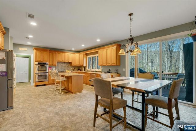 13 Greenfield Hill, Sparta, NJ 07871