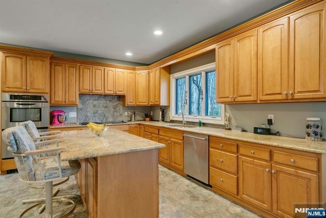 13 Greenfield Hill, Sparta, NJ 07871