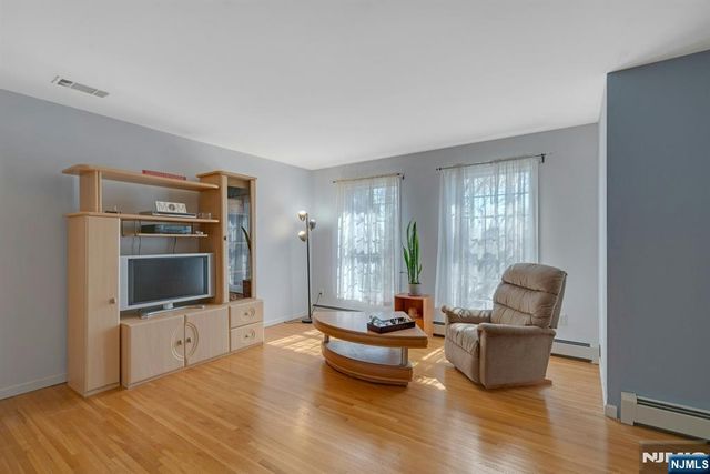 13 Greenfield Hill, Sparta, NJ 07871
