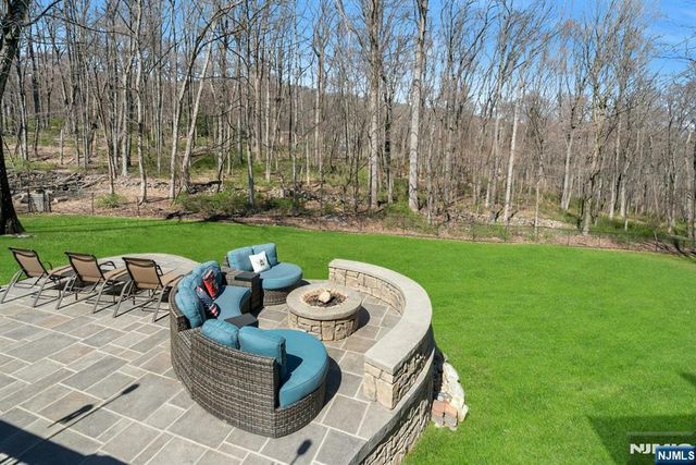 13 Greenfield Hill, Sparta, NJ 07871