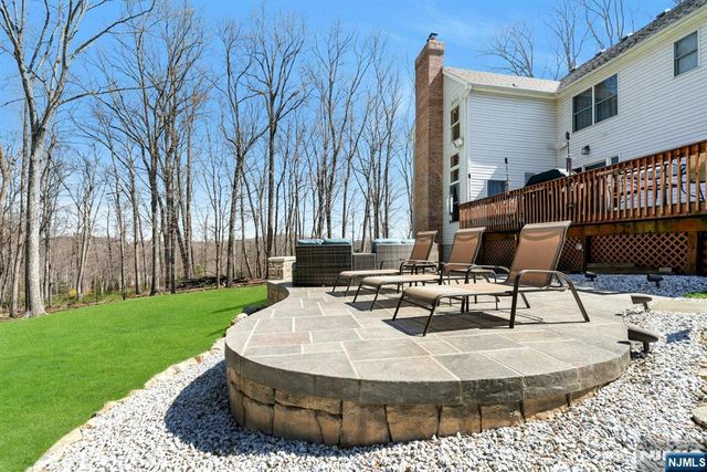13 Greenfield Hill, Sparta, NJ 07871