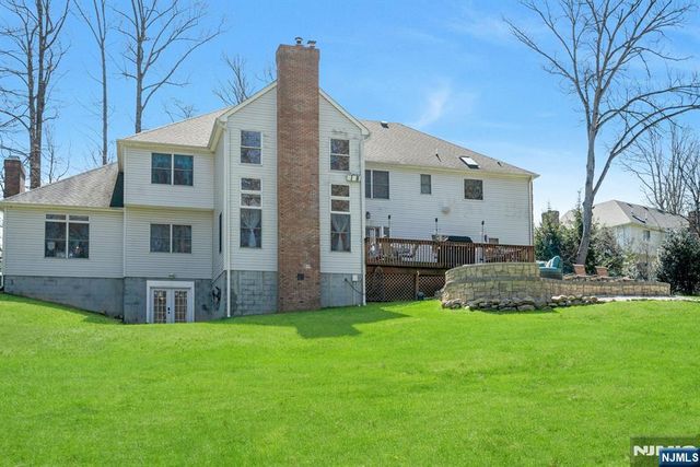 13 Greenfield Hill, Sparta, NJ 07871