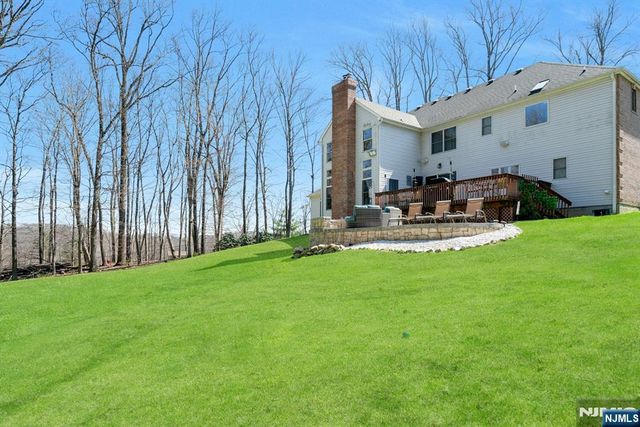 13 Greenfield Hill, Sparta, NJ 07871