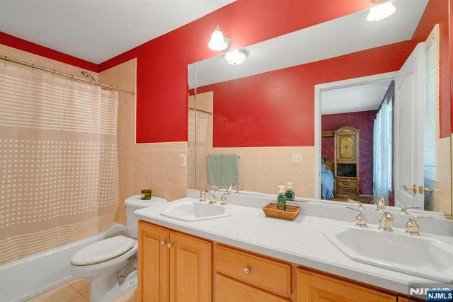 13 Greenfield Hill, Sparta, NJ 07871