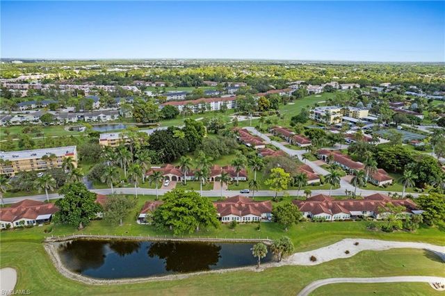 1037 Forest Lakes DR # 8D, Naples, FL 34105