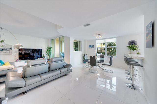 90 Alton Rd TH-1, Miami Beach, FL 33139
