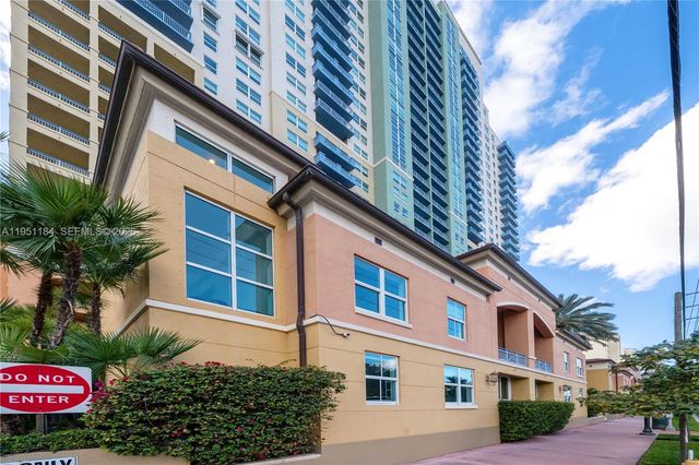 90 Alton Rd TH-1, Miami Beach, FL 33139