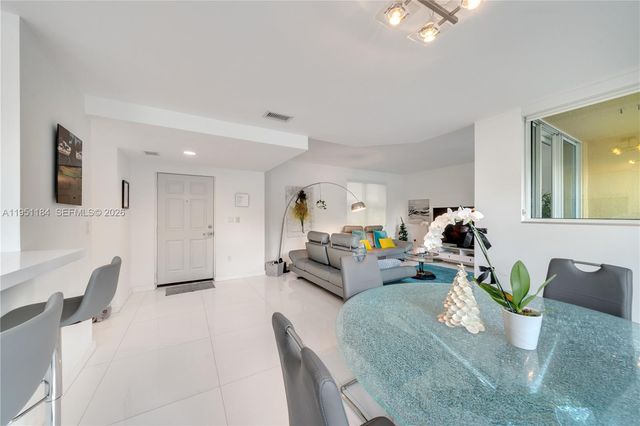 90 Alton Rd TH-1, Miami Beach, FL 33139