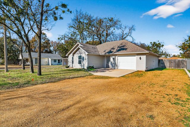 805 Main Street, Tioga, TX 76271