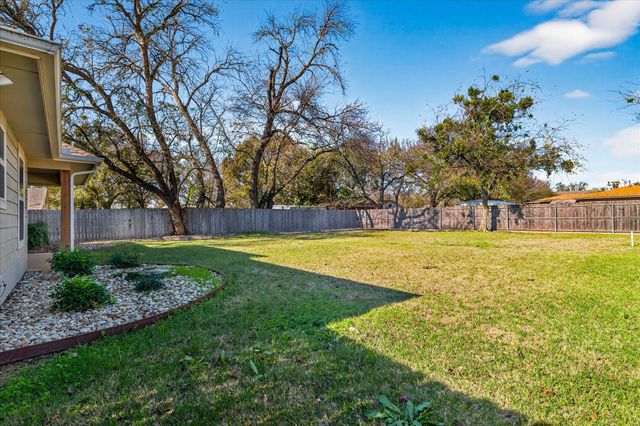 805 Main Street, Tioga, TX 76271