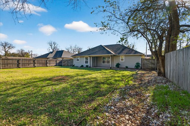 805 Main Street, Tioga, TX 76271