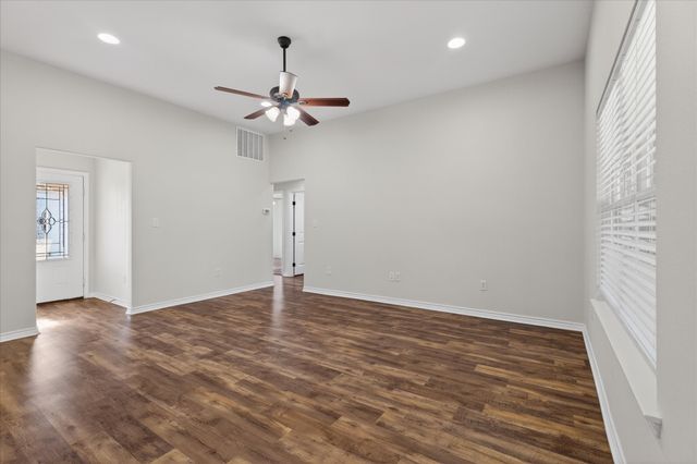 805 Main Street, Tioga, TX 76271