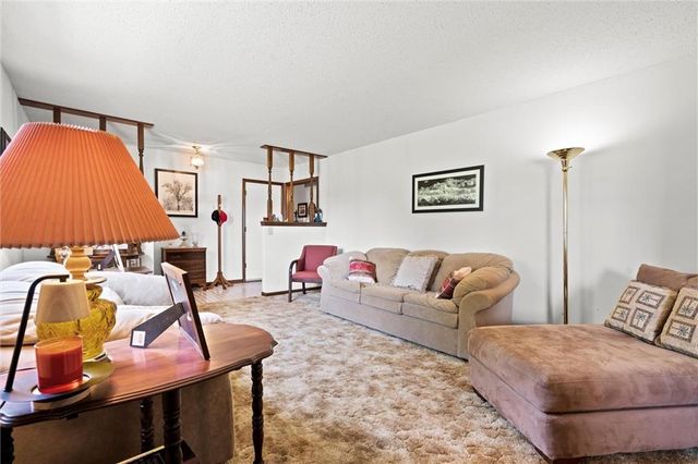 17739 Eisenhower Road, Leavenworth, KS 66048