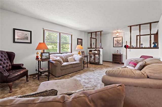 17739 Eisenhower Road, Leavenworth, KS 66048