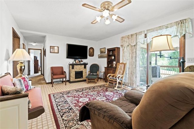 17739 Eisenhower Road, Leavenworth, KS 66048