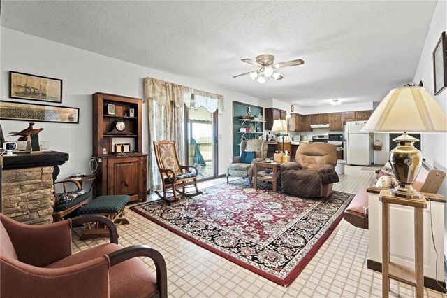 17739 Eisenhower Road, Leavenworth, KS 66048