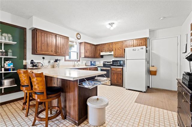 17739 Eisenhower Road, Leavenworth, KS 66048