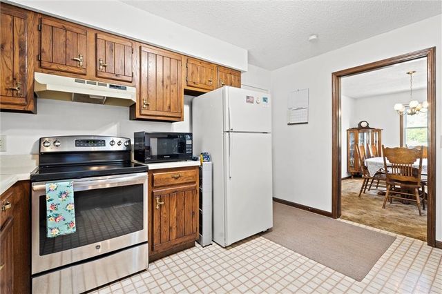 17739 Eisenhower Road, Leavenworth, KS 66048