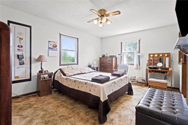 17739 Eisenhower Road, Leavenworth, KS 66048