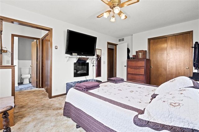 17739 Eisenhower Road, Leavenworth, KS 66048