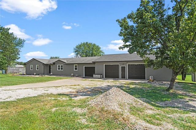 17739 Eisenhower Road, Leavenworth, KS 66048
