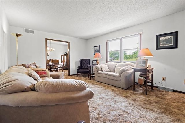 17739 Eisenhower Road, Leavenworth, KS 66048