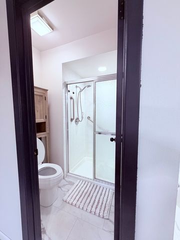 1670 N Douglas Court, Arlington Heights, IL 60004