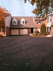 1670 N Douglas Court, Arlington Heights, IL 60004