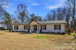 7834 Rainbow Drive, Charlotte, NC 28227