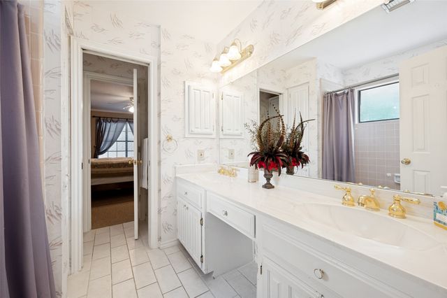 1223 Saint Monet Drive, Irving, TX 75038