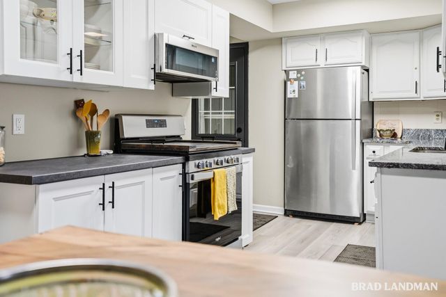 2317 Holly Avenue, Portage City, MI 49024