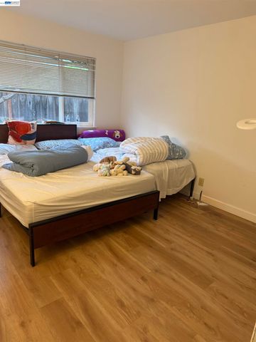 637 Keats, Palo Alto, CA 94303