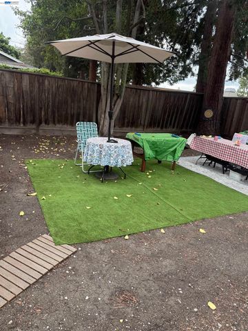 637 Keats, Palo Alto, CA 94303