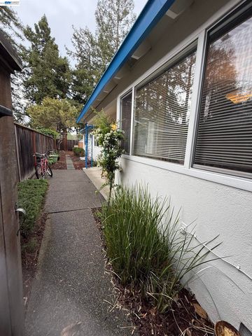 637 Keats, Palo Alto, CA 94303