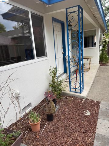 637 Keats, Palo Alto, CA 94303