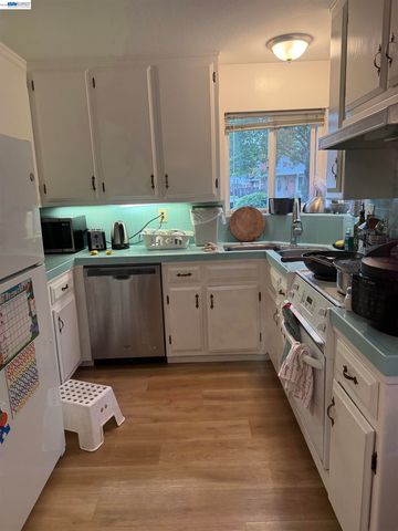 637 Keats, Palo Alto, CA 94303