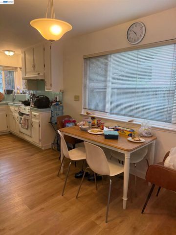 637 Keats, Palo Alto, CA 94303