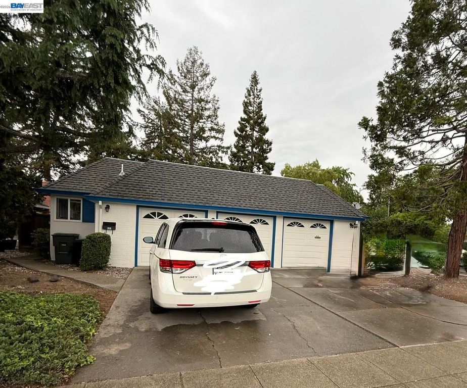 637 Keats, Palo Alto, CA 94303