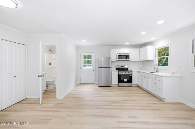 114 Country Place Road, Wilmington, NC 28409