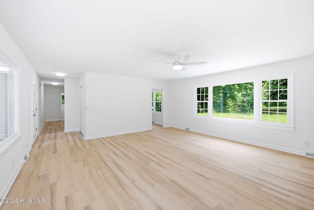 114 Country Place Road, Wilmington, NC 28409