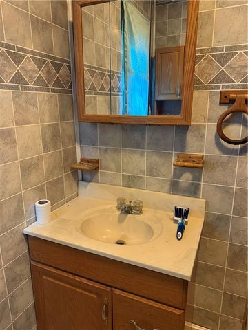305 N Lafayette St, New Castle, PA 16102