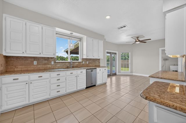 2204 Lakeshore Drive, Flower Mound, TX 75028