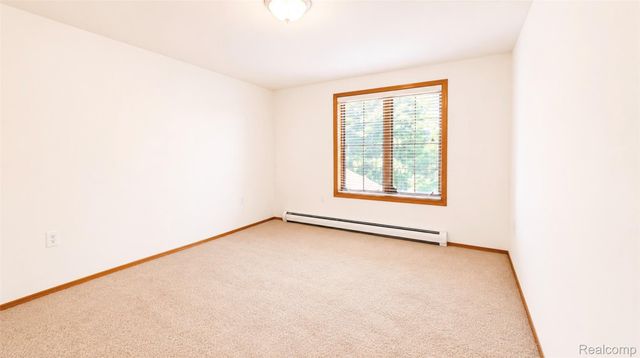 2232 London Bridge Drive 42, Rochester Hills, MI 48307