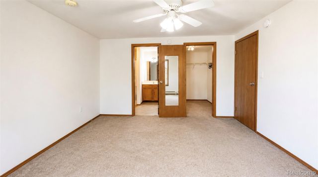 2232 London Bridge Drive 42, Rochester Hills, MI 48307