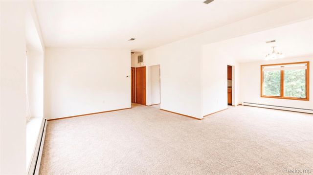 2232 London Bridge Drive 42, Rochester Hills, MI 48307